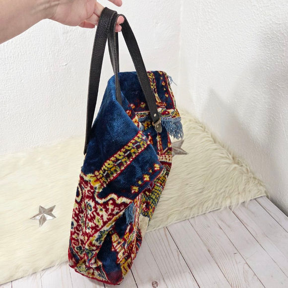 Vintage 60s 70s Carpet Bag blue tapestry kilim large foldover fringe French - Picture 13 of 14
